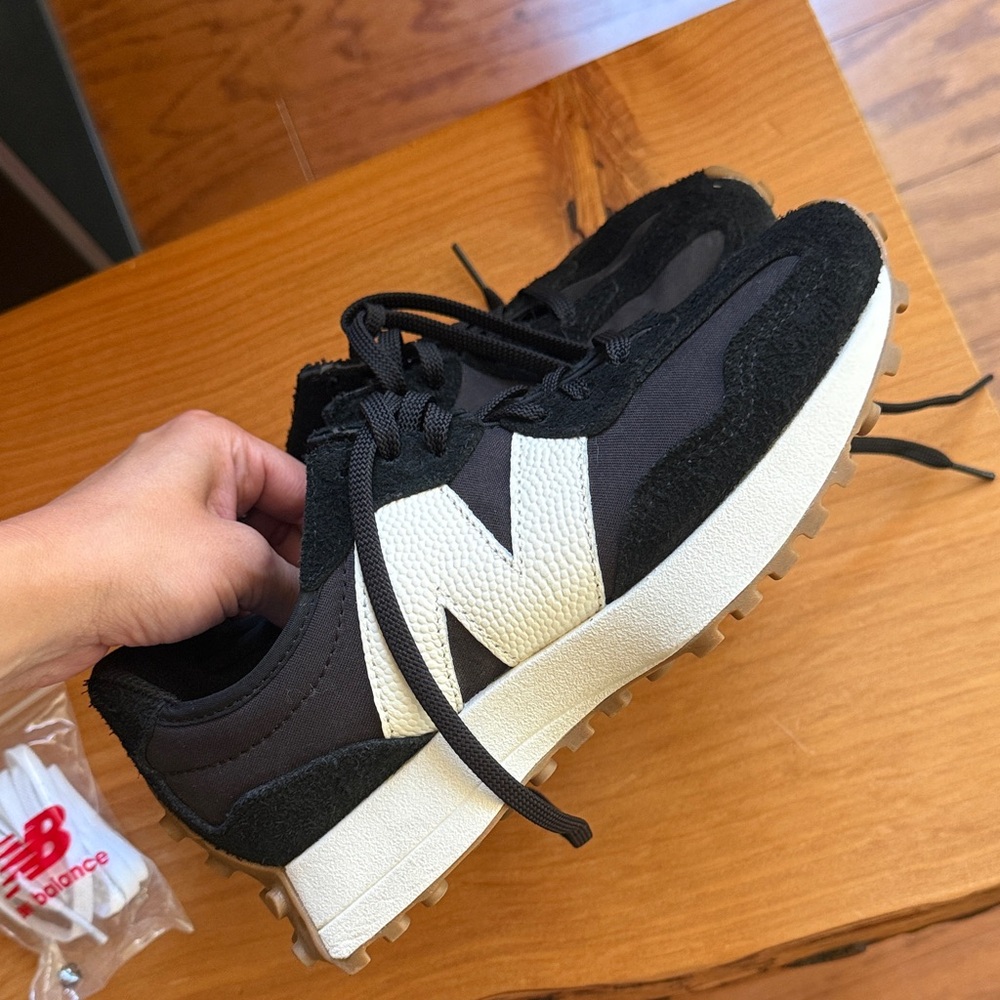NWOT New Balance Black and White Athletic Shoes